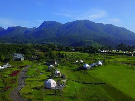 くじゅう花公園 キャンピングリゾート花と星 / 1