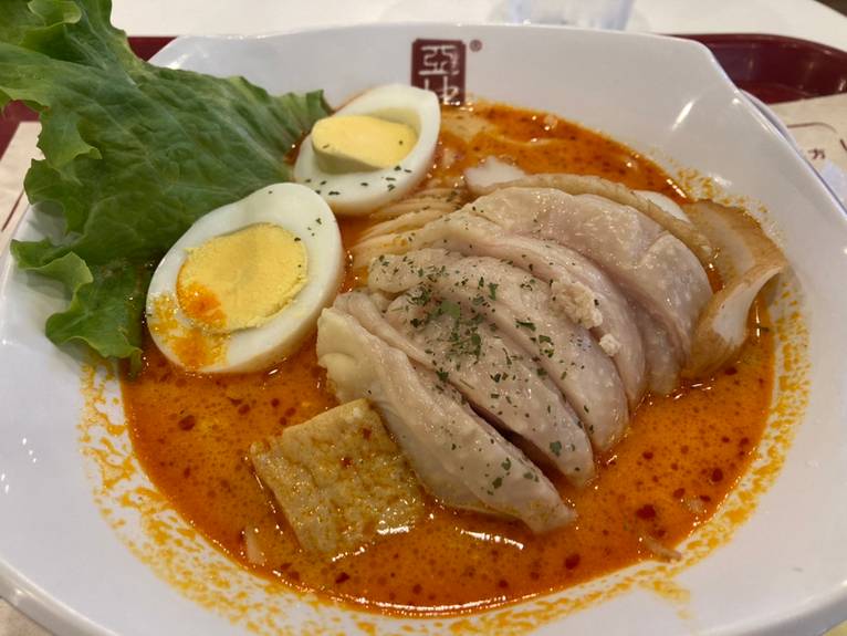 軽めの夜ごはんなら
シンガポール名物を / 2