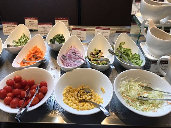 郷土料理、和洋食も♪
豊富な朝食ビュッフェ / 3