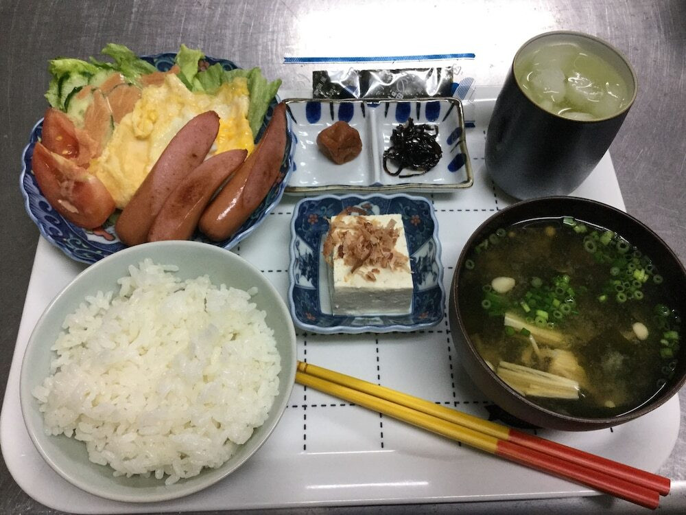 朝食
