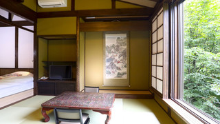 [山桜の間] 和モダン12畳 源泉かけ流し半露天風呂付き 禁煙