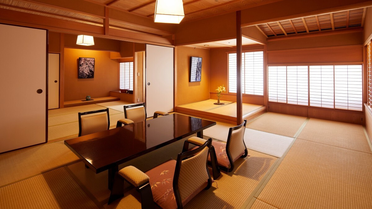 2.日本の伝統美に包まれた「大和屋本店」3915623
