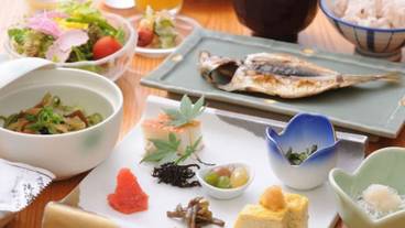 食事・飲み物 / 4