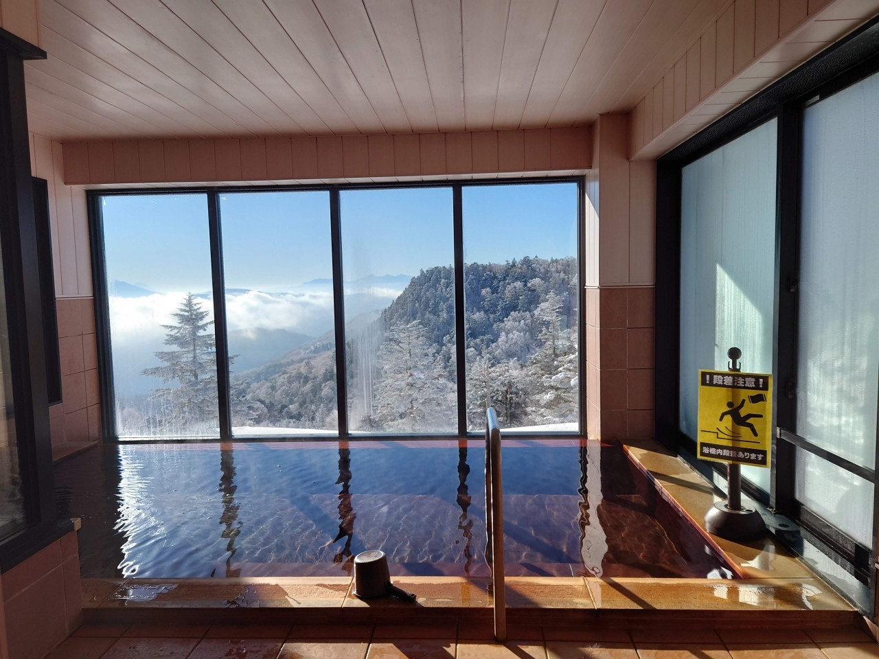 1. 星空ナイトツアーが人気の宿「星空へ続く宿 山本小屋ふる里館」/長野4085132