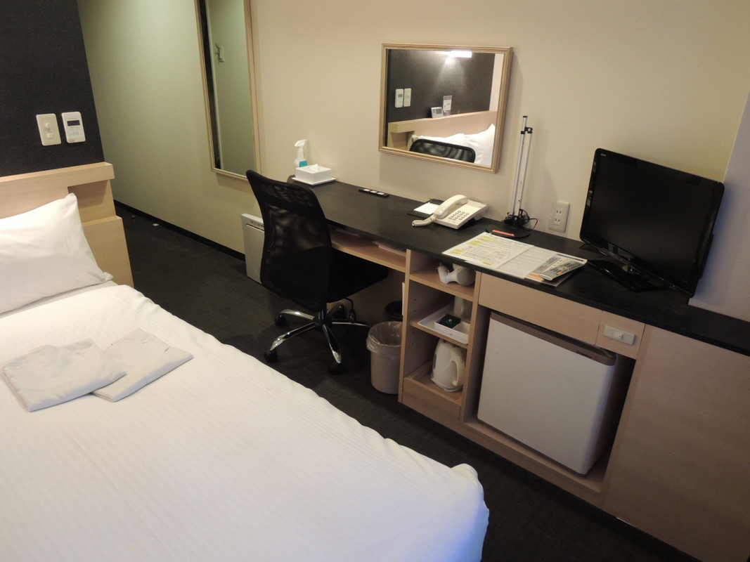 デスクは広め　ビジネス利用も可