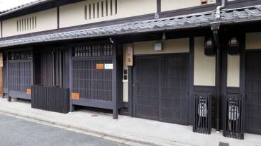 施設の正面 / 1