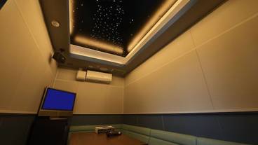 カラオケ ルーム / 4