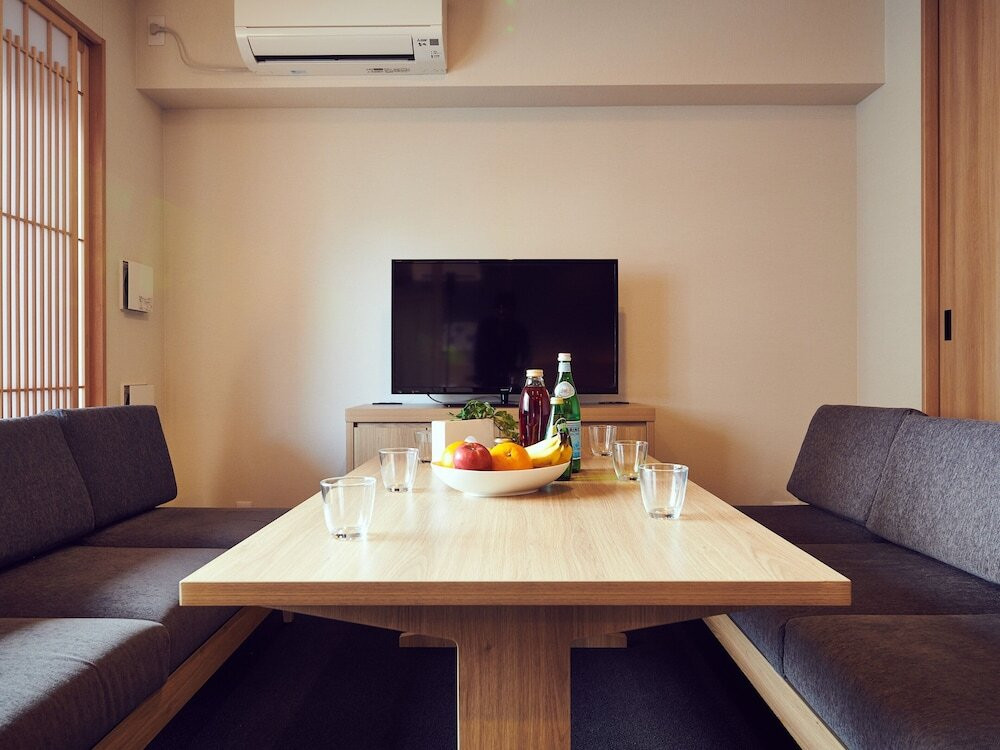 客室内のダイニングエリア