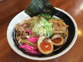 「らー麺 たまや零式」料理 860374 同僚の汁零そば780円。縮れ麺です。