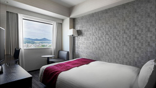 モデレートダブルルーム クイーンベッド 1 台 禁煙 [広島駅北口より徒歩3分]