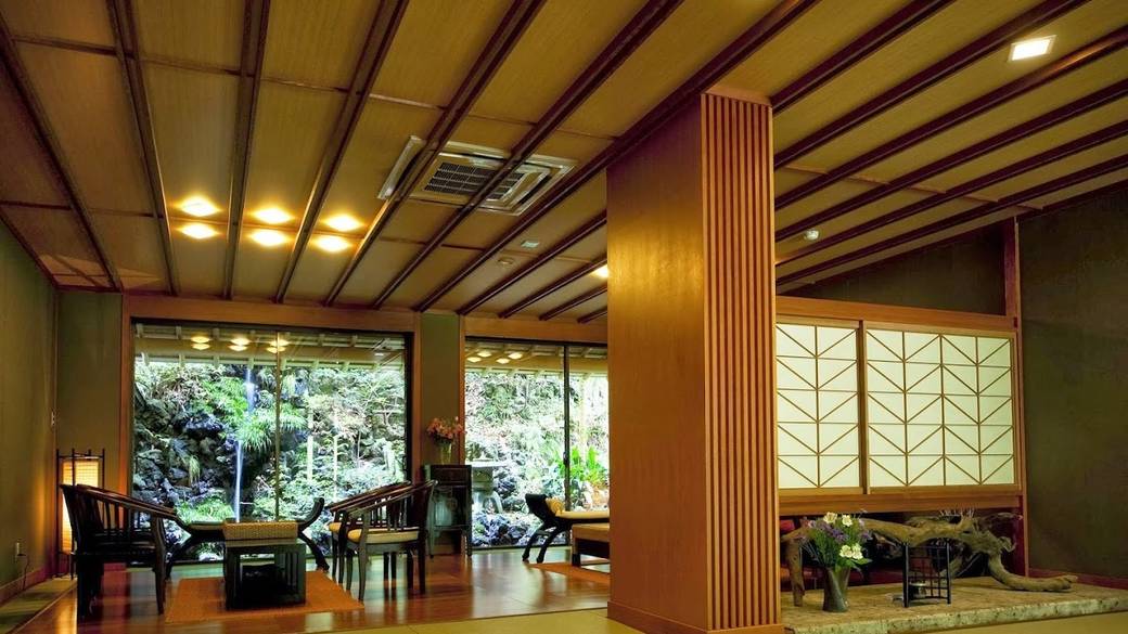 眺めのいいロビーで
ゆっくりチェックイン / 3