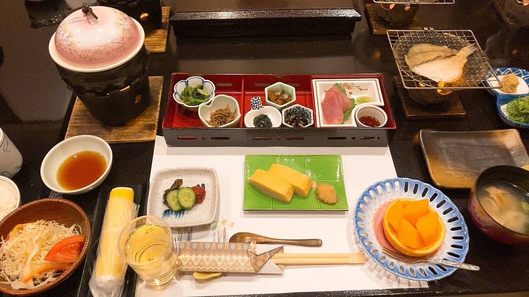 お部屋で海をみながら
豪華な朝食に舌鼓 / 1