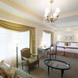 優雅で寛げる
全5タイプの客室 / 3