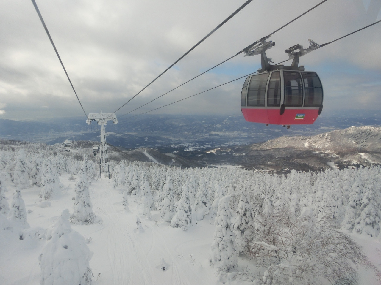 「蔵王ロープウェイ」近くのホテルで冬を満喫3640130