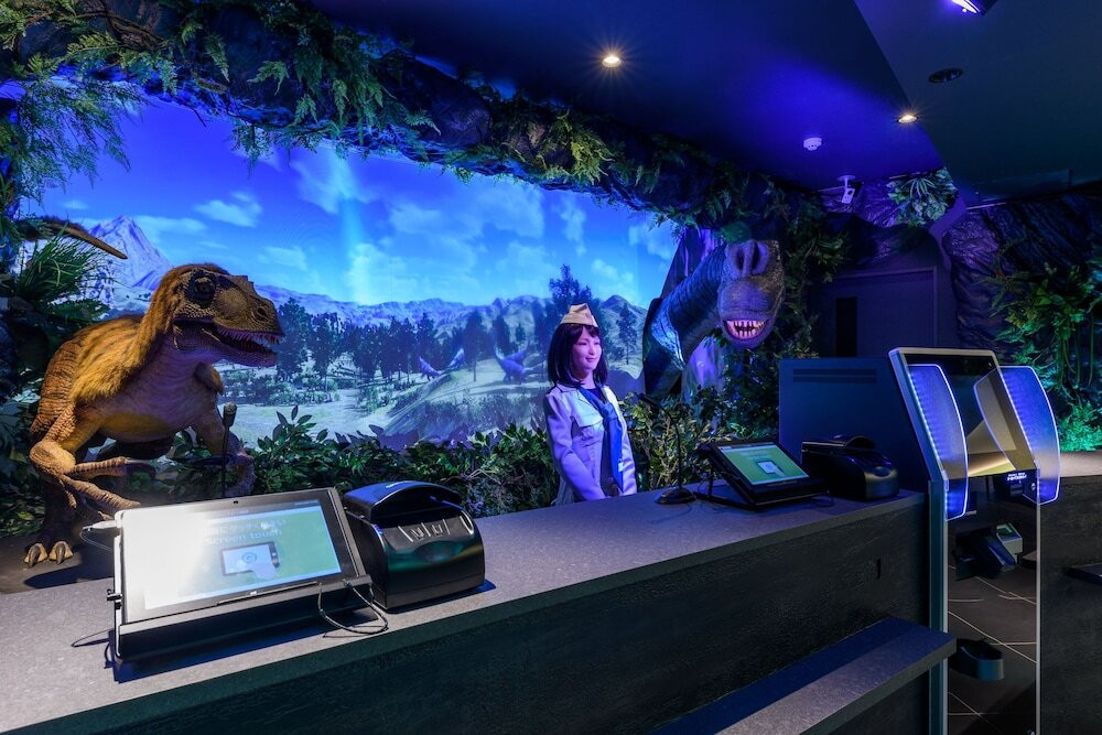 ロボットがお出迎え！スクリーンでテレビ番組も楽しめる4573337