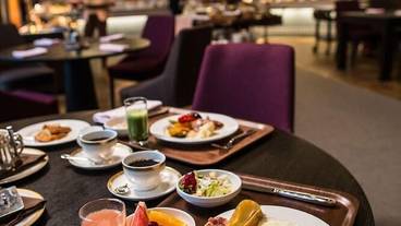 朝食スペース / 9