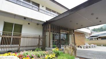 施設の入り口 / 16