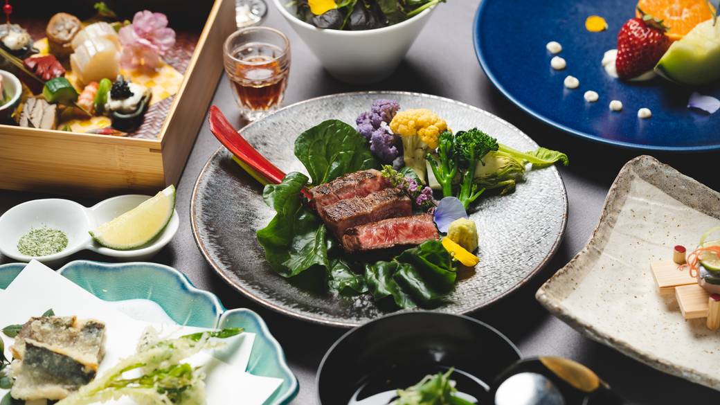 炎を感じながら
創作会席を堪能 / 1