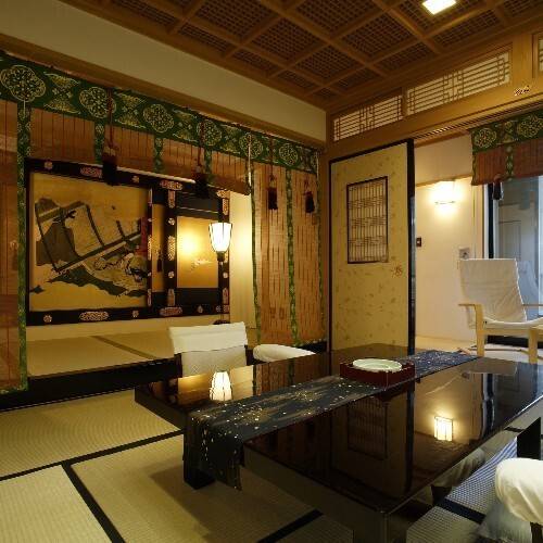 粋で繊細
癒しの客室へ / 2