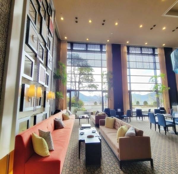 ロビー・ラウンジ / 3