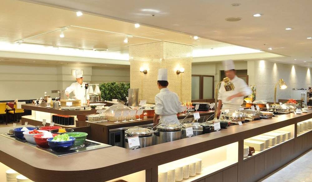 料理もドリンクも
たっぷりで口福度◎ / 2