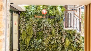 施設の入り口 / 22