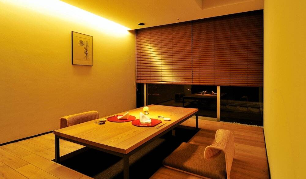 個室食事処一例①  / 3