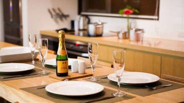 客室内のダイニングエリア / 7