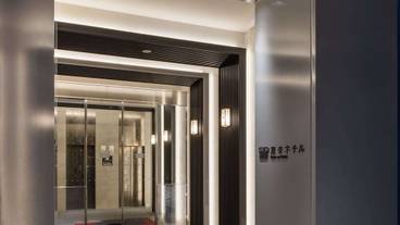 内部エントランス / 1