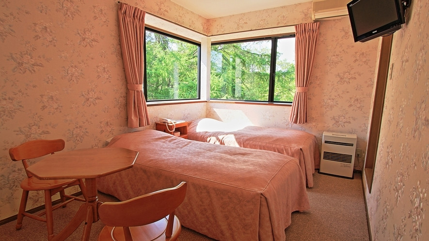 愛嬌たっぷりのフクロウがお出迎え4025883