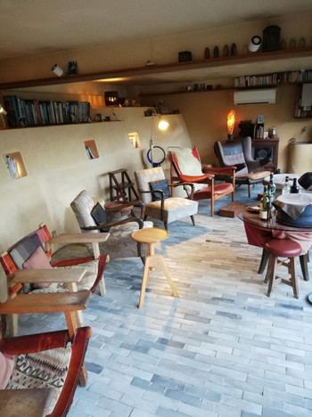 秘密基地のような図書室にわくわく！3496155