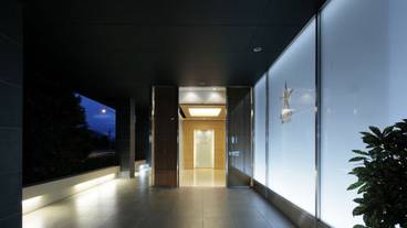 施設の入り口 / 23