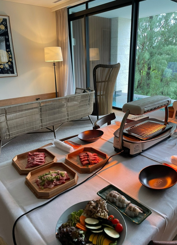 「お部屋で楽しむ沖縄牛の焼肉ディナー」プラン。レストランでも味わえる / 1