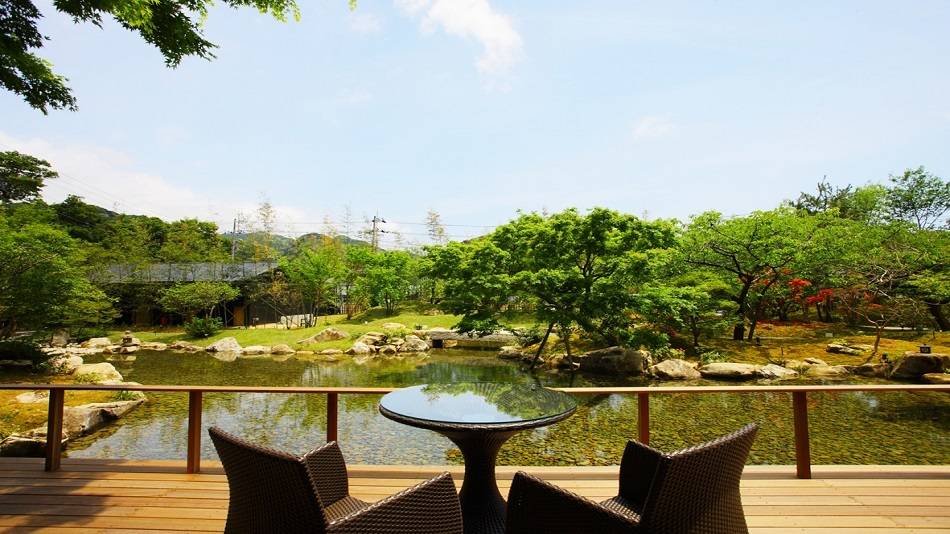 テラスと庭園 / 1