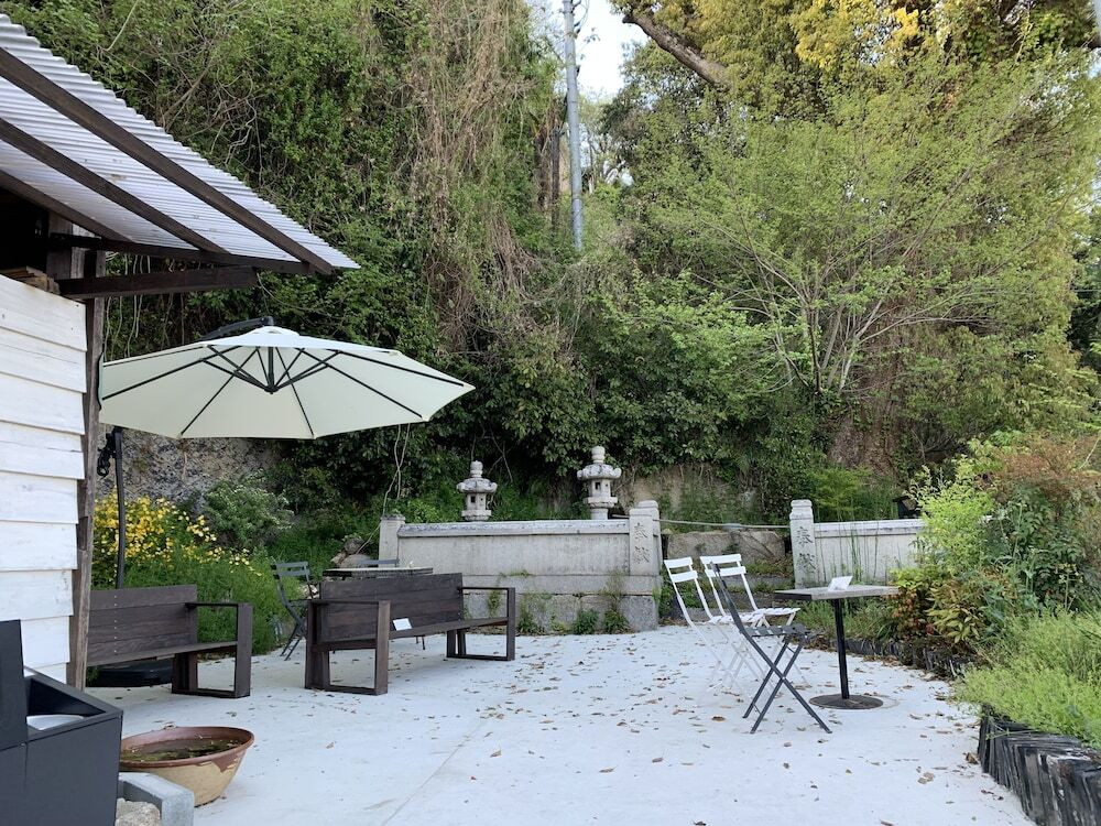 屋外ダイニングエリア