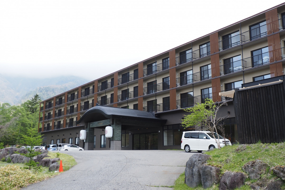 以前あったホテルを亀の井ホテルがリニューアル