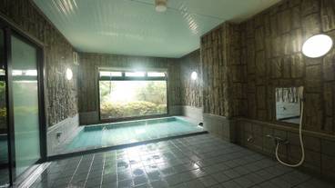 屋内スパ浴槽 / 1