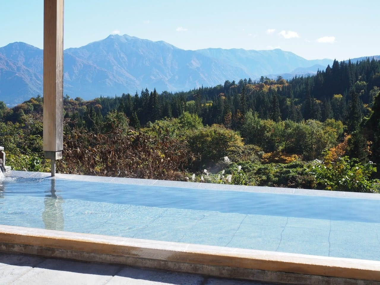 土鍋で炊いた絶品ごはんに舌鼓3396599