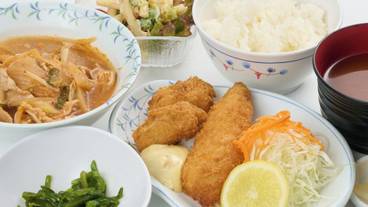 食事・飲み物 / 3