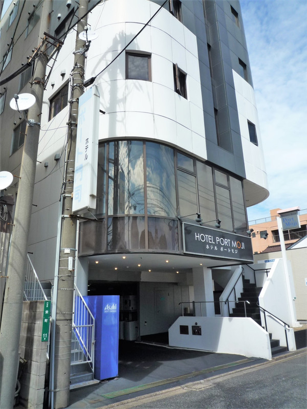 １階駐車場・ランドリーコーナーあり