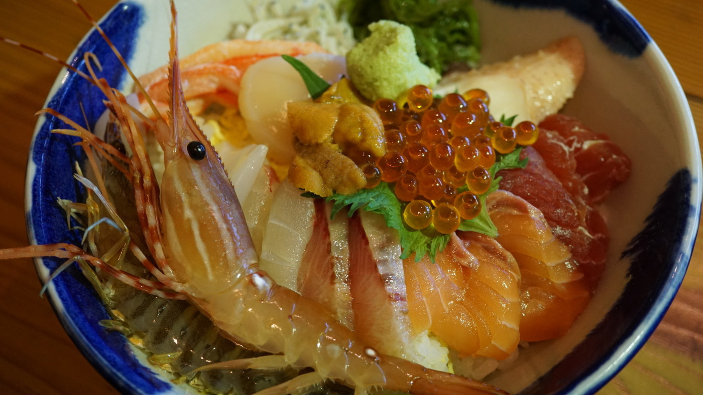 「黒潮ダイニング パールロード店」料理 563014 ぶっちぎり海鮮丼1,980円