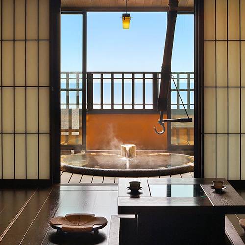 メゾネット式で広々
海山の眺望を楽しめる / 4