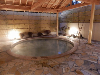 モダンクラシックな空間と温泉に癒される贅沢ステイ4037606