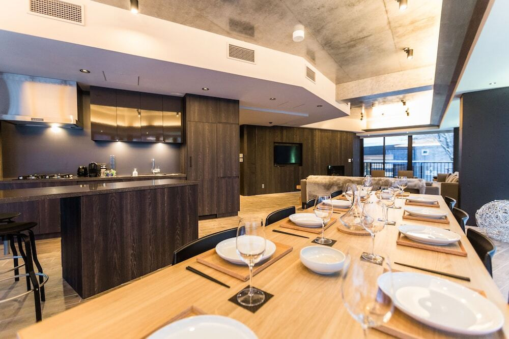 客室内のダイニングエリア