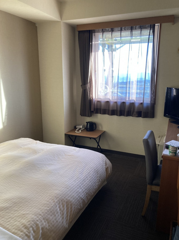 セミダブルのベッド