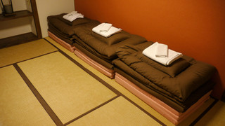 和室 (バスルーム共用)