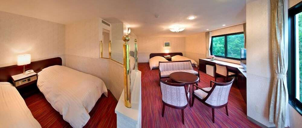 大自然に包まれる森の中のリゾートホテル3449758