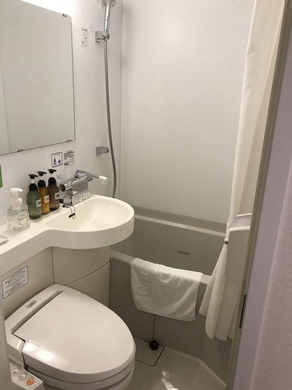 本当に狭いユニットバス