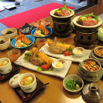 ひつまぶし、エビフライ、手羽先…盛りだくさん！3433676