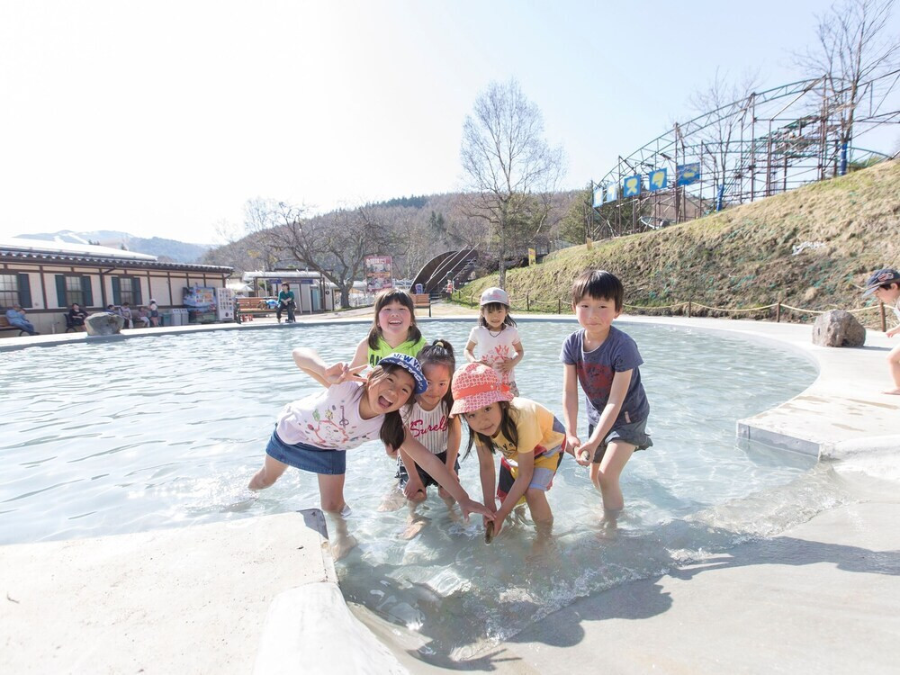 子供用の遊び場 - 屋外